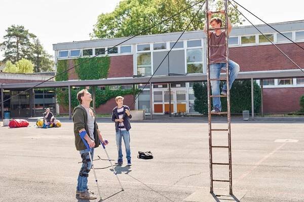 Der Lehrer - Immer schön auf die Regeln pochen...und sie dann brechen! - Z filmu - Hendrik Duryn, Nick Julius Schuck, Paul Lennard Sundheim
