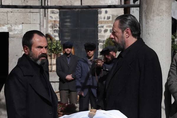 Kara Ağaç Destanı - Toprak ve Su - Z filmu - Olgun Şimşek, Hakan Boyav