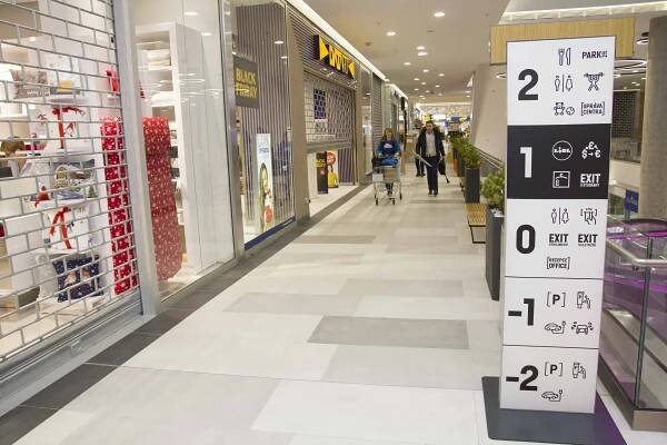 Obchodní centra hlásí mírně vyšší tržby než před koronakrizí