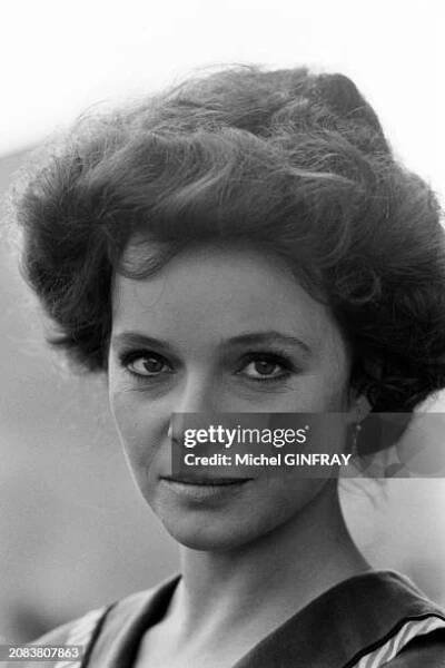 Laura Antonelli sur le tournage du film 'Mon Dieu, comment suis-je tombée si bas ?', en juin 1974, en Sicile.