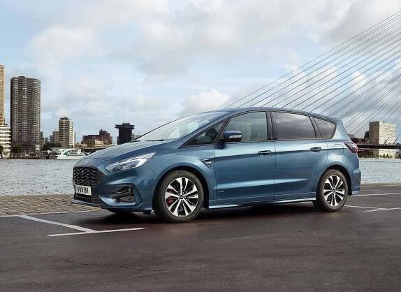 Tohle jsou nejméně spolehlivé tříleté ojetiny: Nevede se Dacii, potíže má i Ford nebo Volkswagen