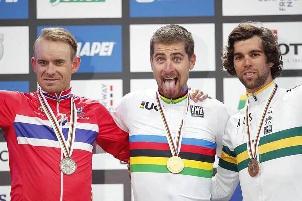 Těžko říci, odkud vychází duha, ale končí vždy u Sagana, klaní se cyklistický svět králi