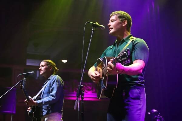 Jeremy Loops + Sons of the East, 14.11.2019, Lucerna, Praha | Hudební server FMZine.cz