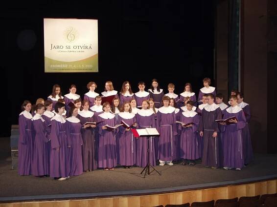 Smíšený pěvecký sbor AVE — Jaro se otvírá Kroměříž 29. 4.-1. 5. 2005