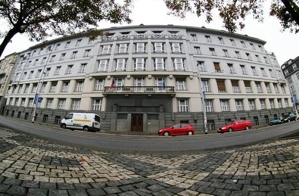 Stát loni rozprodal majetek za stamiliony. Nejvíce utržil za dvě vily v pražské Troji