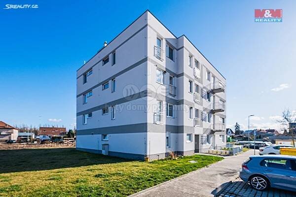 Pronájem bytu 1+kk 38 m², U Hřiště, Velký Osek