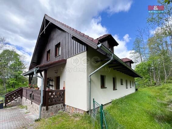 Prodej rodinného domu, 254 m2, Stožec