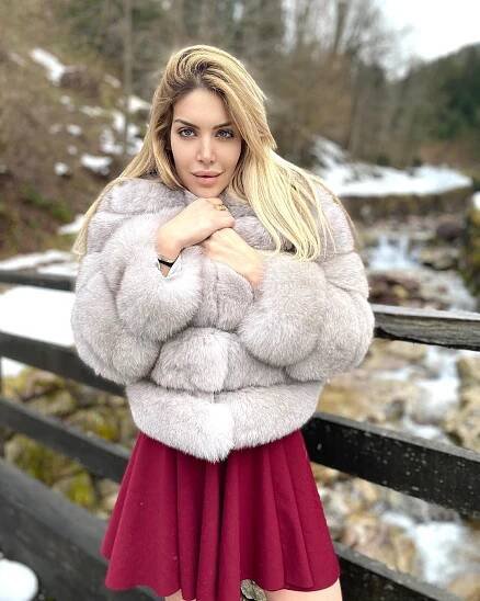 Short Fox Fur Coat with Full Sleeves "Despina "