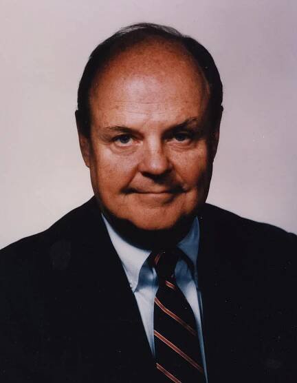 Robert L. James, Globally Minded Ad Man, Dies at 84