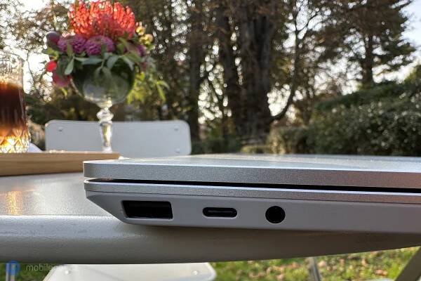 Microsoft Surface Laptop Go 2