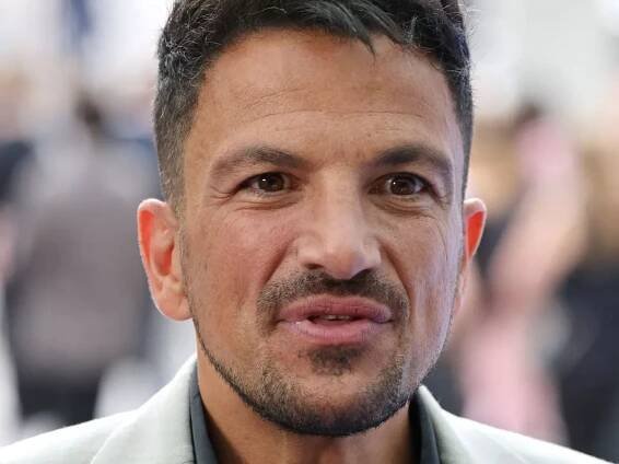 Peter Andre shares united family snap as Katie Price hits back with 'sinners' statement