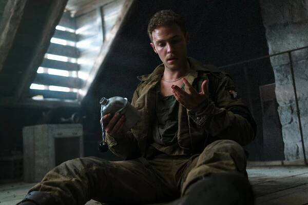 Overlord - Z filmu - Iain De Caestecker