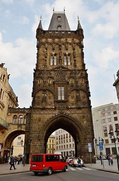 Prašná brána - tip na výlet u místa "Praha" | eMimino.cz
