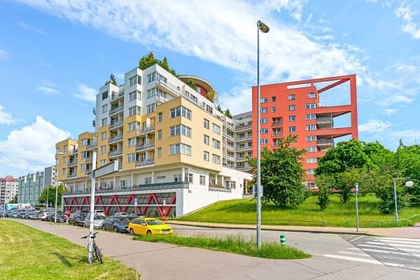 [PRODÁNO] Byt 2+kk s velkou lodžií Panorama Barrandov