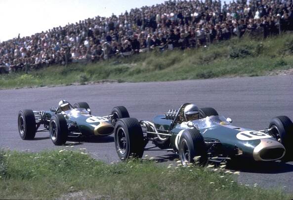 Denny Hulme vítězil ve Formuli 1, navštívil Brno a při klání cestovních vozů odešel pokojnou smrtí