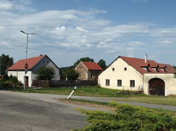 Soubor:Mirkovice, č. p. 1-2.jpg – Wikipedie