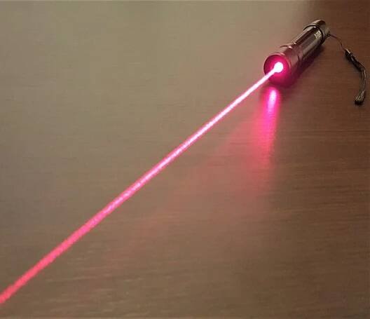 Profesionální červené laserové ukazovátko 1mW zaostřovací paprsek 650nm Wicked Best Lazer
