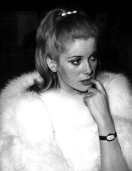 CARTIER CATHERINE DENEUVE | Cartier The Baignoire 7