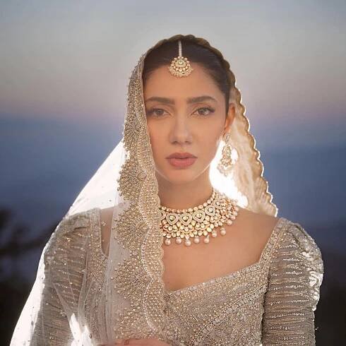 Mahira Khan makes a divine bride, embracing minimal beauty for her wedding