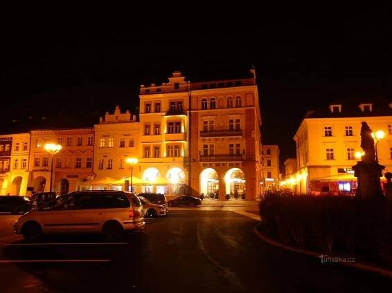 Roh Velkého náměstí a Špitálské (Hradec Králové, 27.10.2018)