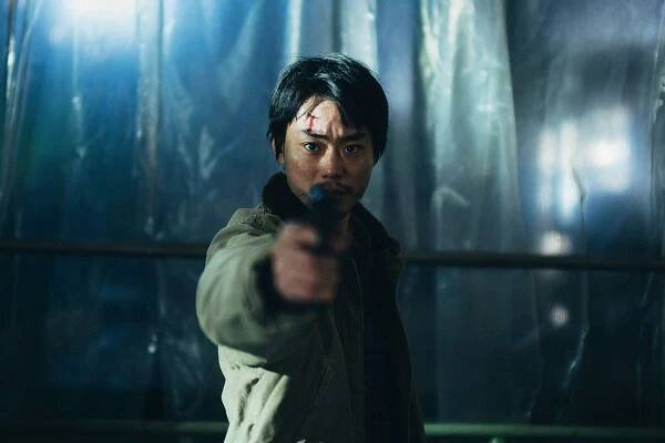 Kiyoshi Kurosawa’s “Cloud” is a Gripping, Offbeat Thriller - No Man Is An Island