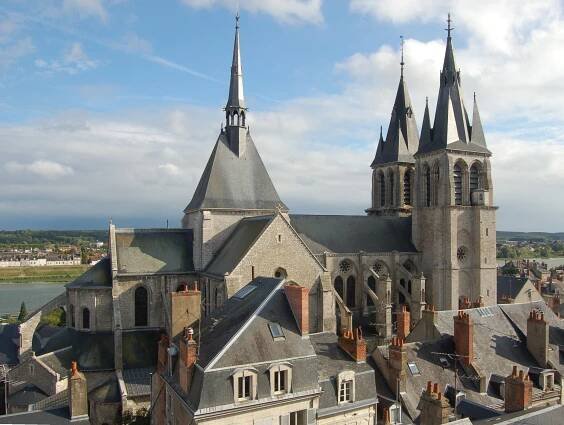 Soubor:Blois Église Saint-Nicolas.jpg – Wikipedie