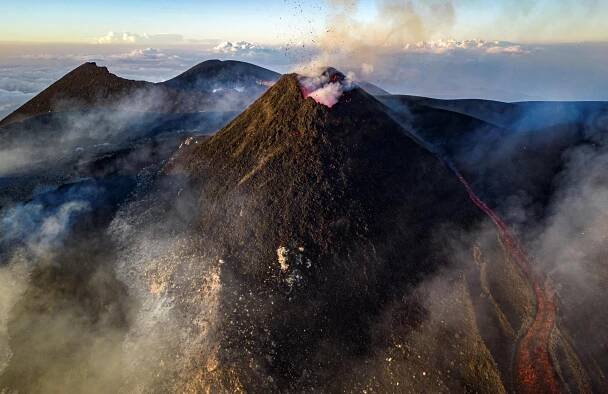 FOTO: Chrlící Etna předvedla ohnivou show