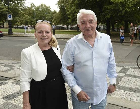 Co si o tom myslíte? Kromě Michala Davida si pro státní vyznamenání od Miloše Zemana přijde i Jiří Krampol!