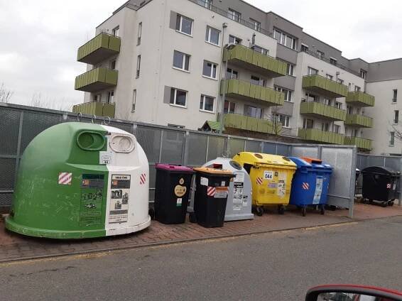 sběrná nádoba na jedlé oleje a tuky