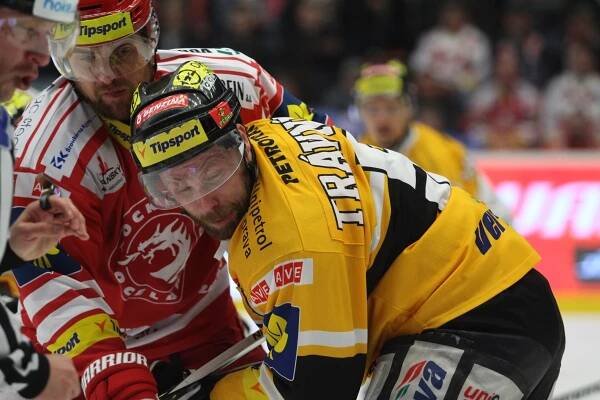 Třinecká ocel se láme! Litvínov vede ve finále 2:0