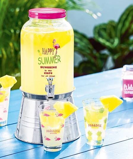 Nádoba na limonádu s kohútikom, 10,99 €, pohár s motívom plameniaka, od 1 €, kik