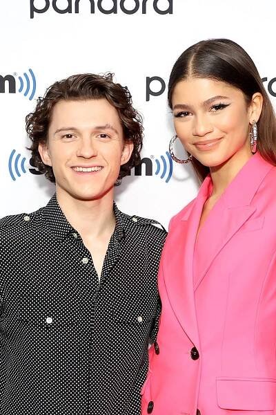 Zendaya and Tom Holland Play with Adorable Puppies at London Animal Shelter