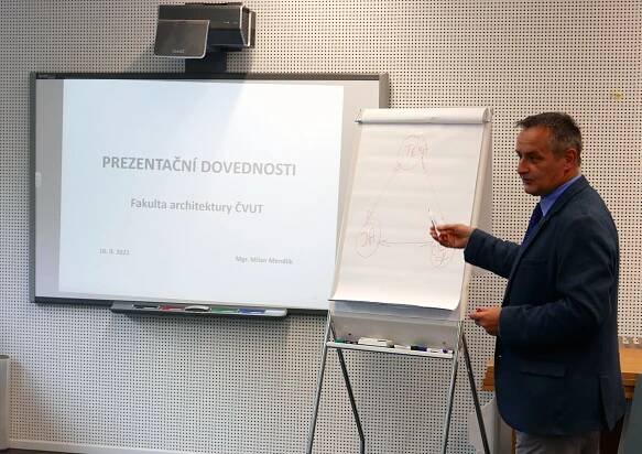 Vyučující se školili v prezentačních dovednostech - FA ČVUT