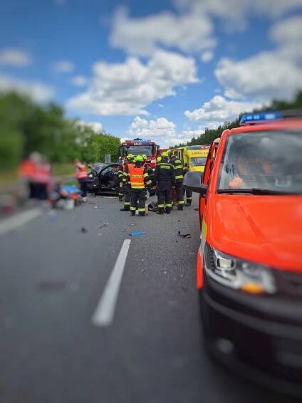 K nehodě nákladního a osobního vozidla vyjely složky IZS na 13,5… | POŽÁRY.cz - ohnisko žhavých zpráv | hasiči aktuálně