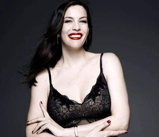 Arwen z Pána prstenů je sexy i po třech porodech: Takhle jí to sekne v kampani na spodní prádlo