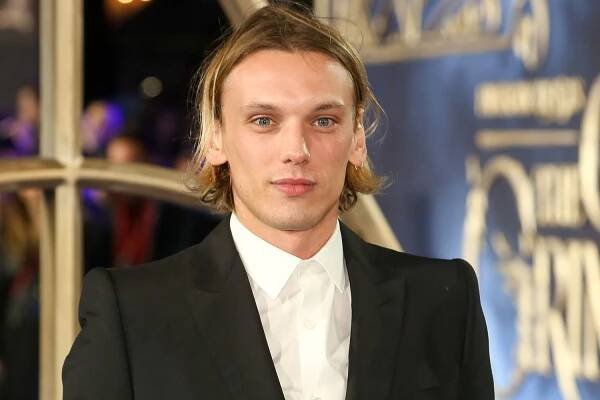 Jamie Campbell Bower attends the UK Premiere of "Fantastic Beasts: The Crimes Of Grindelwald"
