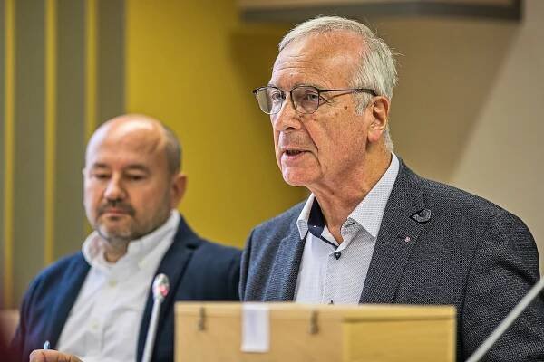 Akademický senát volil hlavu univerzity, hlasy dostal Pavel Kozák