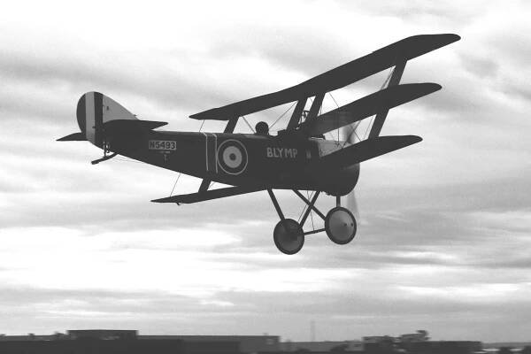 FOTO: Sopwith Triplane v Mladé Boleslavi - Aeroweb.cz
