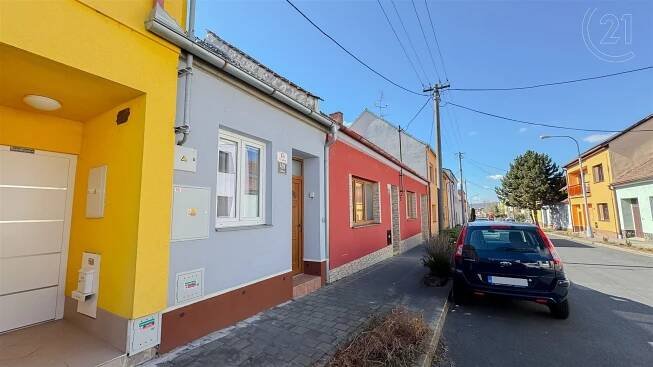 Atypický rodinný dům 3+1, 90 m2,  zahrádka, pozemek 167 m2, obrázek č. 1
