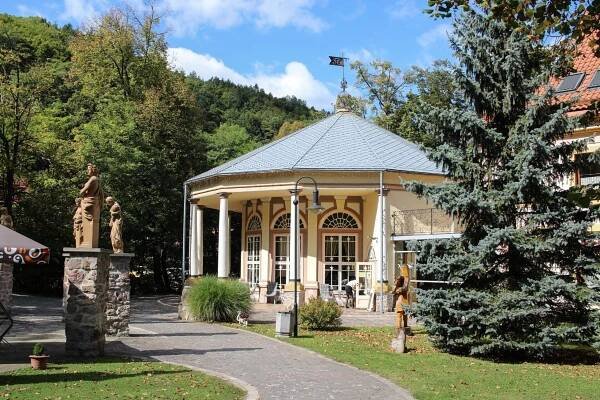 Túra: Prechod Štiavnických vrchov (Žiar nad Hronom – Tlmače) | HIKING.SK