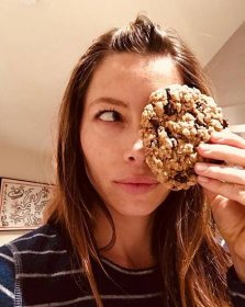 Jessica Biel raves about eating in the shower: 'I find it deeply satisfying'
