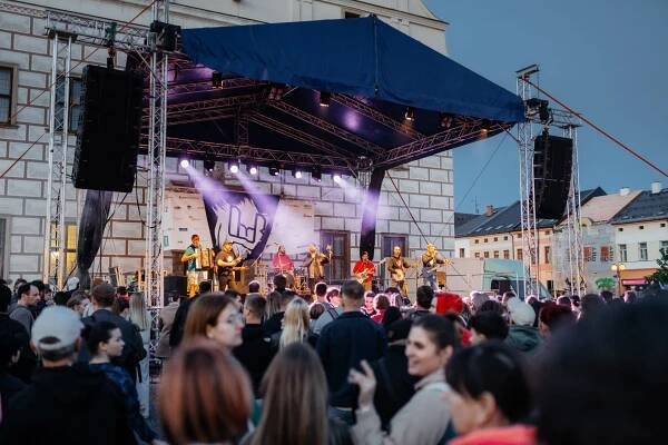 Majáles – Letem světem – Kulturní centrum Lanškroun