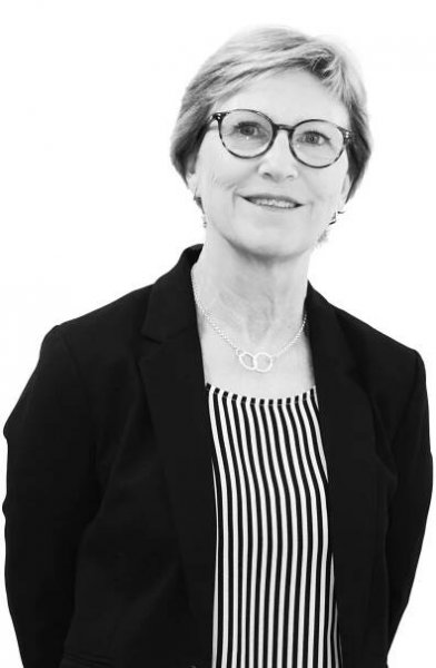 { first: 'Karin', last: 'Andersson' }, Försäkringskonsult