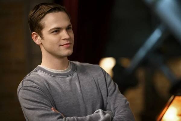 Lovci duchů - Game Night - Z filmu - Alexander Calvert