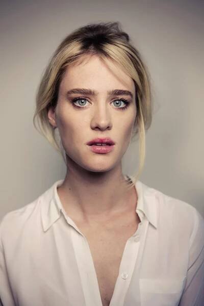 41 Sexiest Pictures Of Mackenzie Davis | CBG