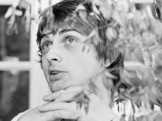 How Mike Oldfield made Crises and ended up with a Top Five hit single!