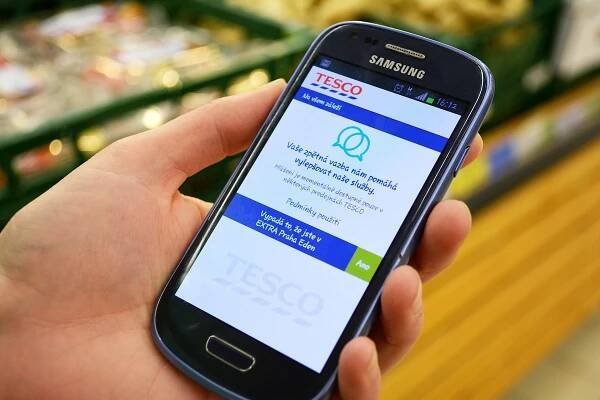 Tesco bez pokladen, Amazon jako predátor, Sainsbury's propouští