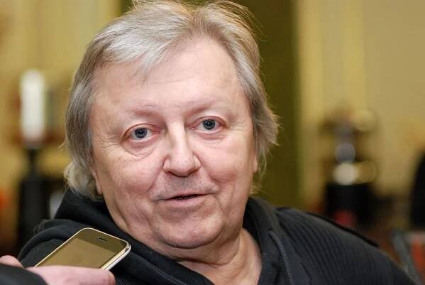 Neckářovi hrozí OSLEPNUTÍ! Musí na OPERACI!