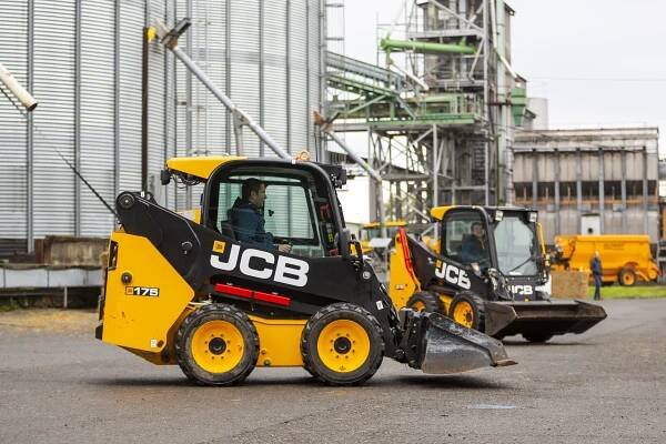 Lukrom | Focení JCB ve Valašském Meziříčí 