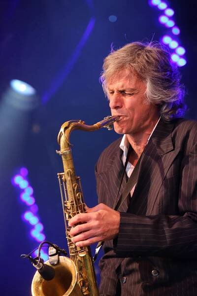 Chris White (saxophonist)